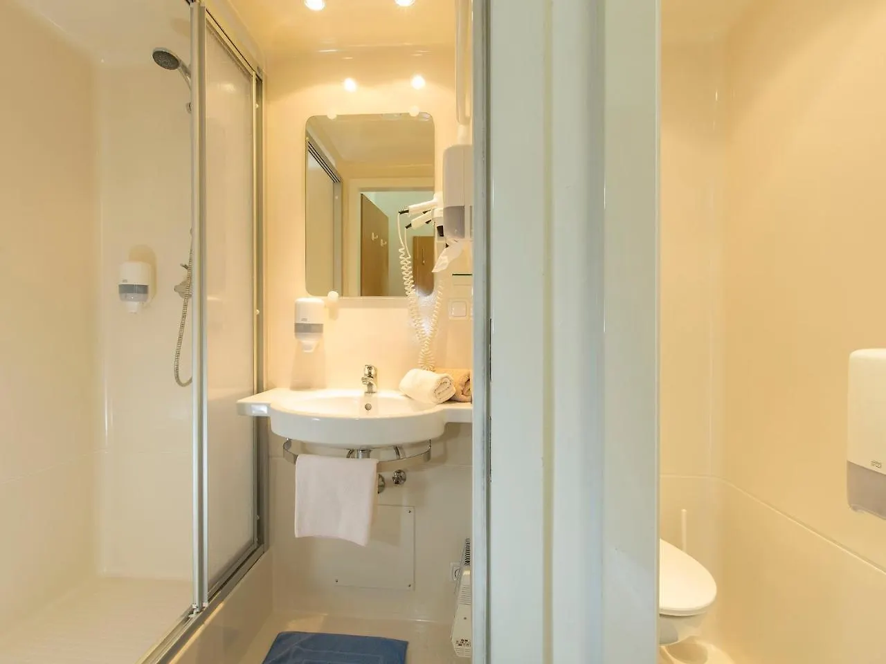Hotel Gasthof Stefansbruecke Муттерс 3*,